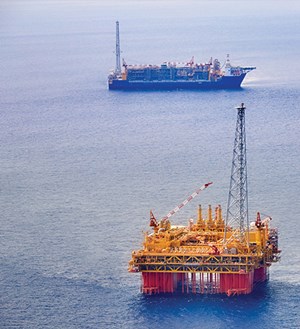 Fig. 2. The CPF and FPSO at Ichthys gas-condensate field Image: INPEX.