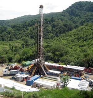 drilling rig for oil exploration